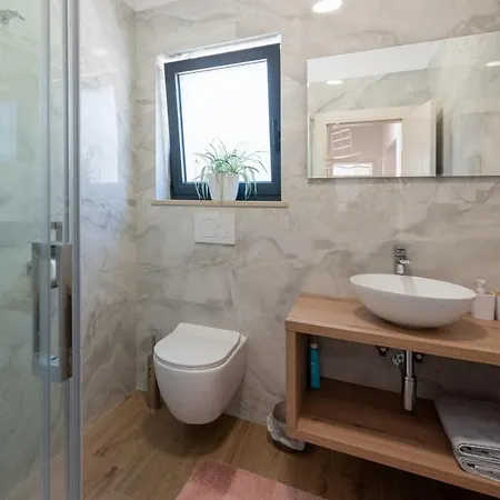 Villa Prenc In - Haus Fuer 6 Personen Matulji